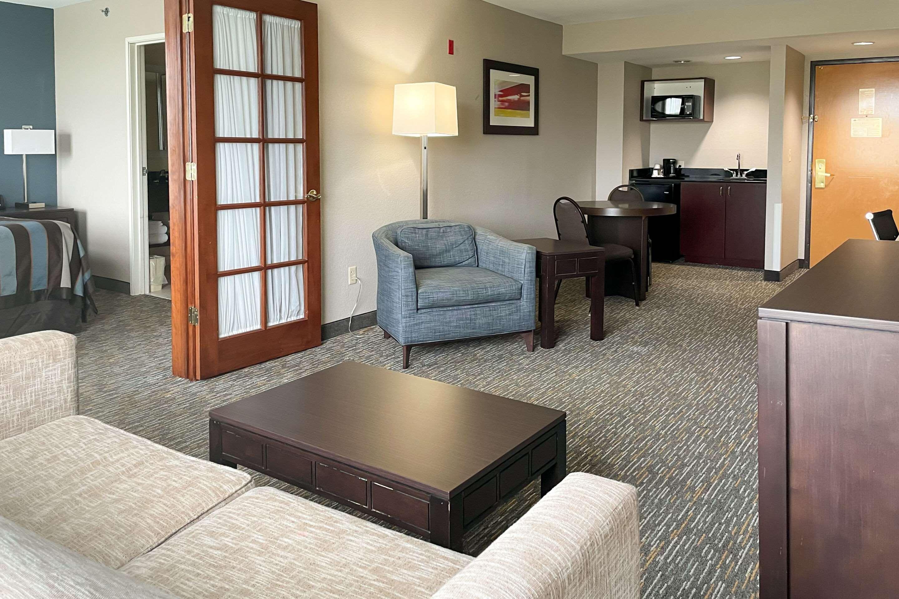 Comfort Inn & Suites Grand Blanc-Flint Exterior photo